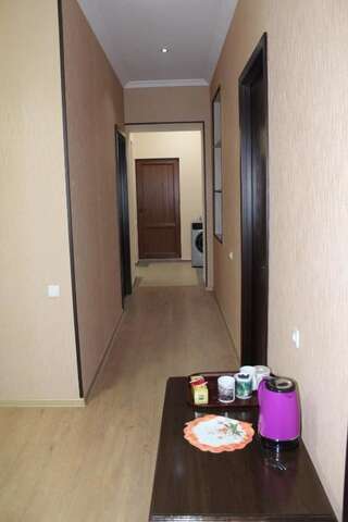 Гостевой дом Guesthouse Ninia Местиа Стандартный двухместный номер с 2 отдельными кроватями и общей ванной комнатой-24